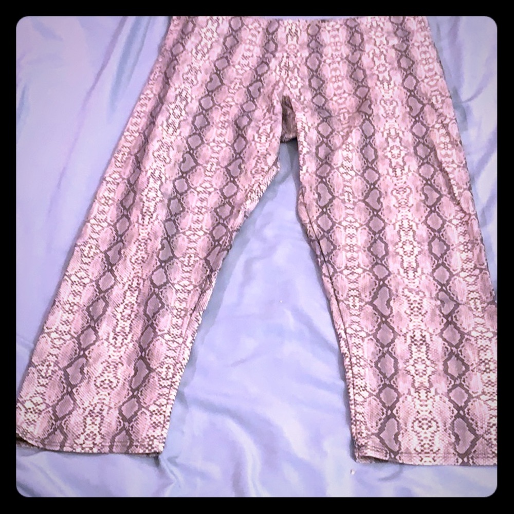 Snakeskin print capris